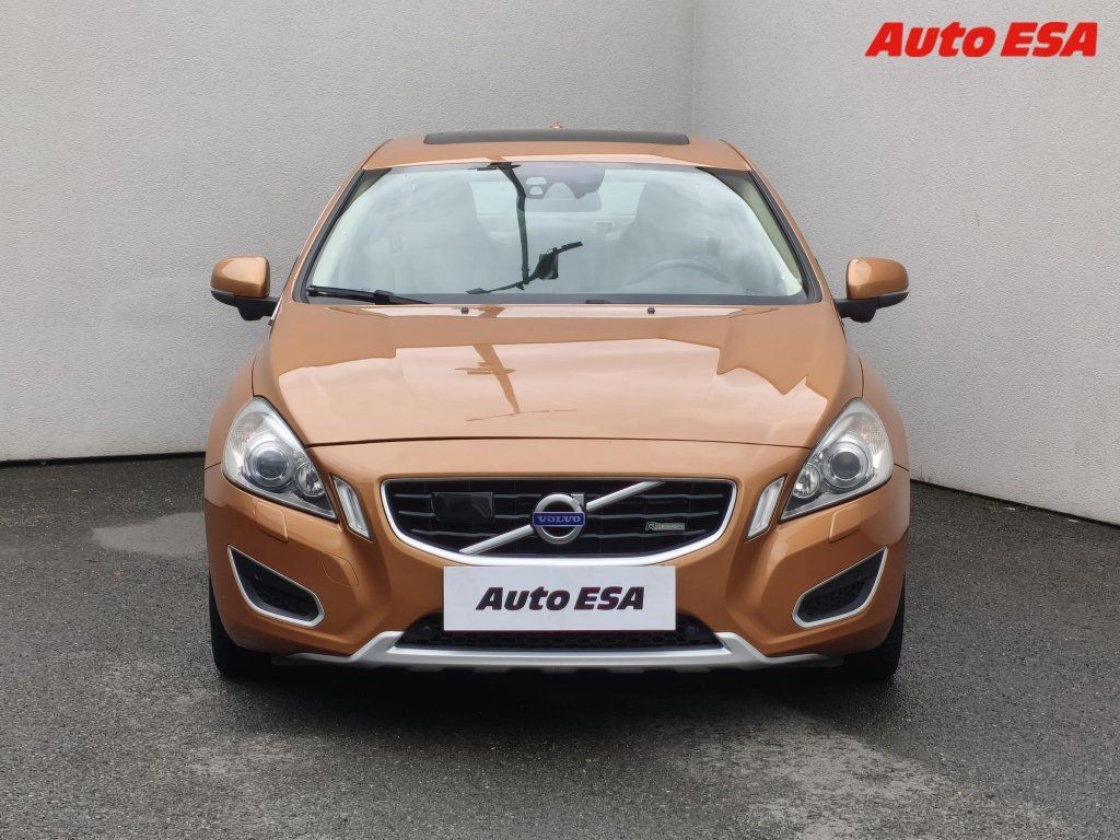Volvo S60, 2.0 T,ČR,Summum,AT - fotka 2