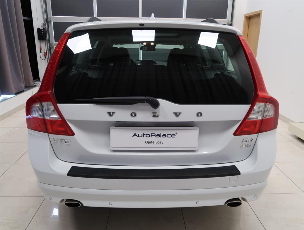 Volvo V70, 2,4 D4 AUT AWD - fotka 5