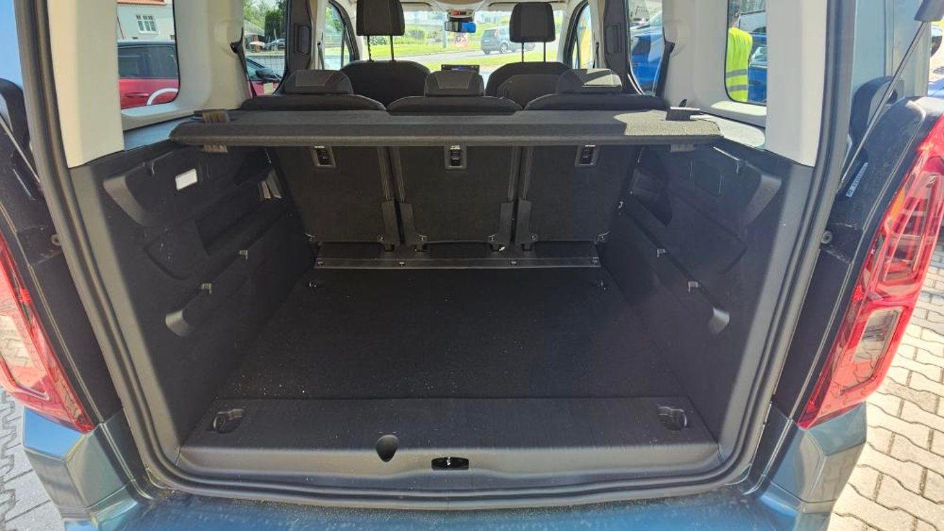 Opel Combo, Eleg. Plus 1.5 CDT 96kW AT8 - fotka 5