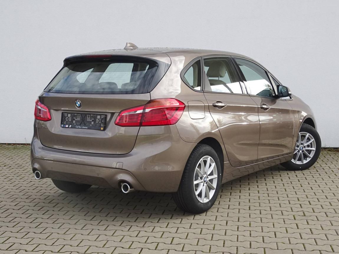BMW Řada 2, 218d Active Tourer - fotka 3