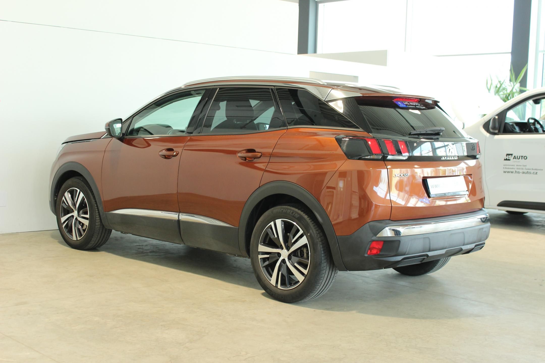 Peugeot 3008, 1.2i,Allure,130HP,ČR,1.maj,nav - fotka 2