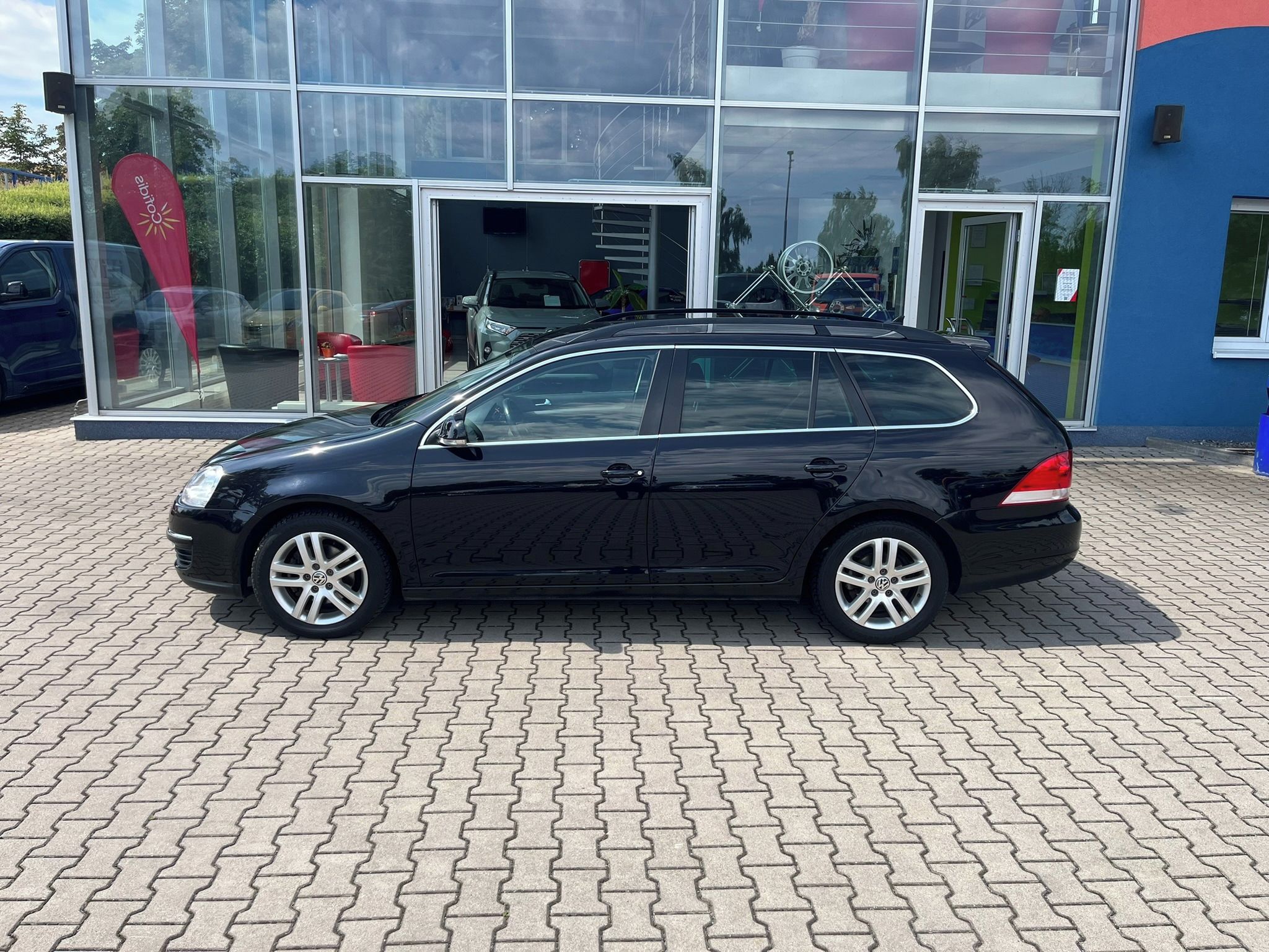 Volkswagen Golf, 1,4 TSI, 90kW, KOMBI, ALU KOLA - fotka 3