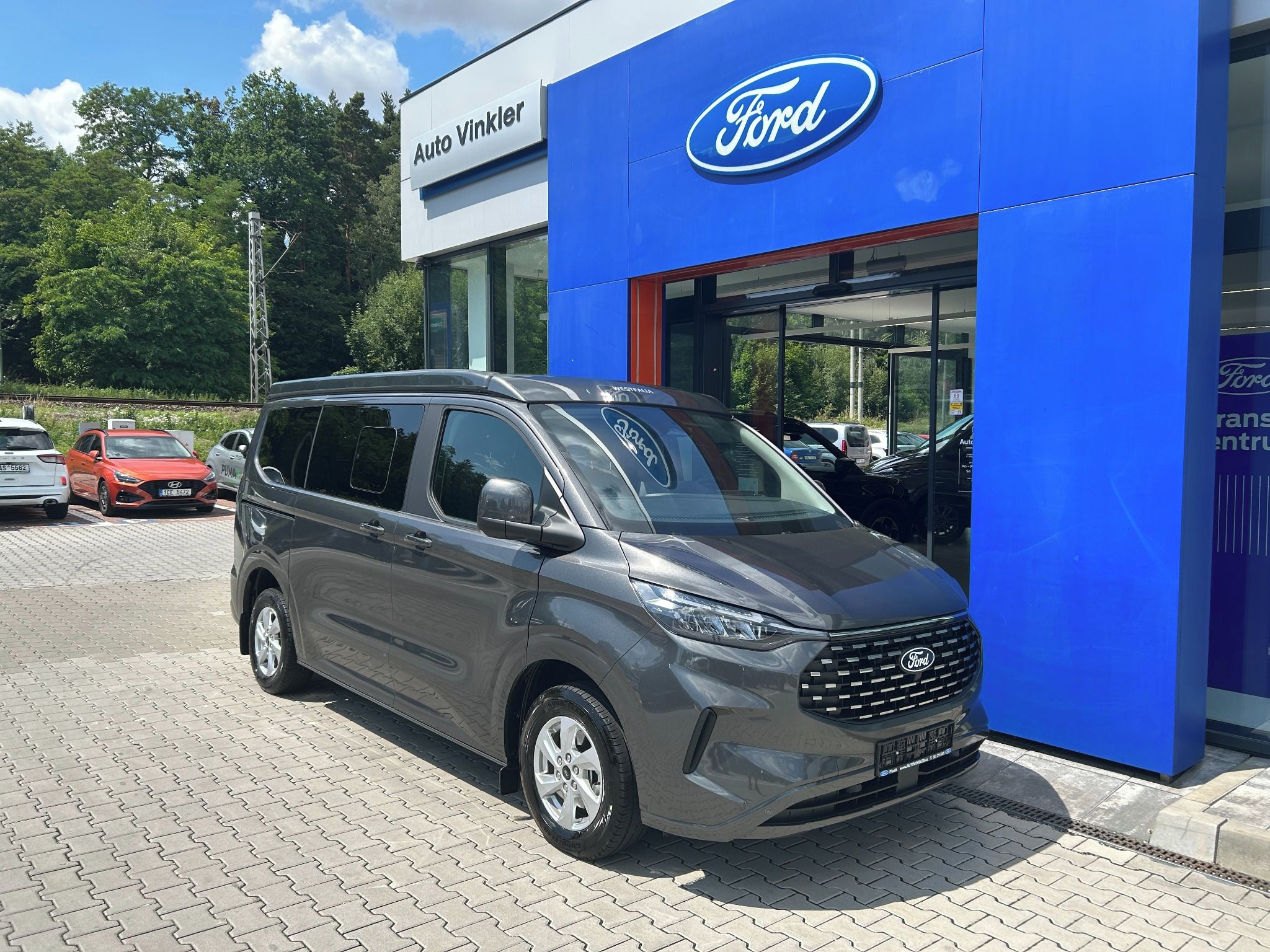 Ford Transit Custom, 2.0 EcoBlue 125kW Nugget L1 - fotka 2