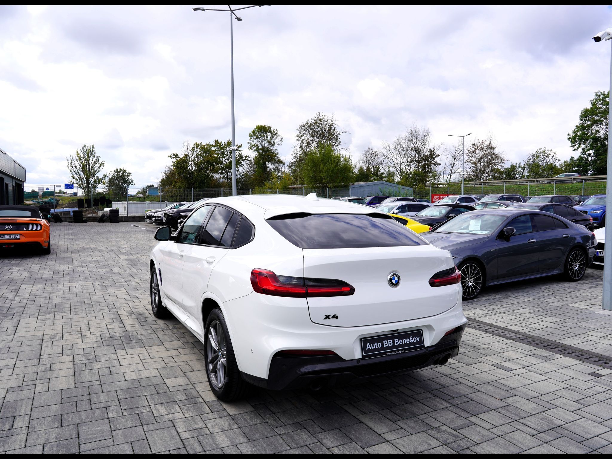 BMW X4, 2.0d xDrive Mpaket/190PS/ČR - fotka 4