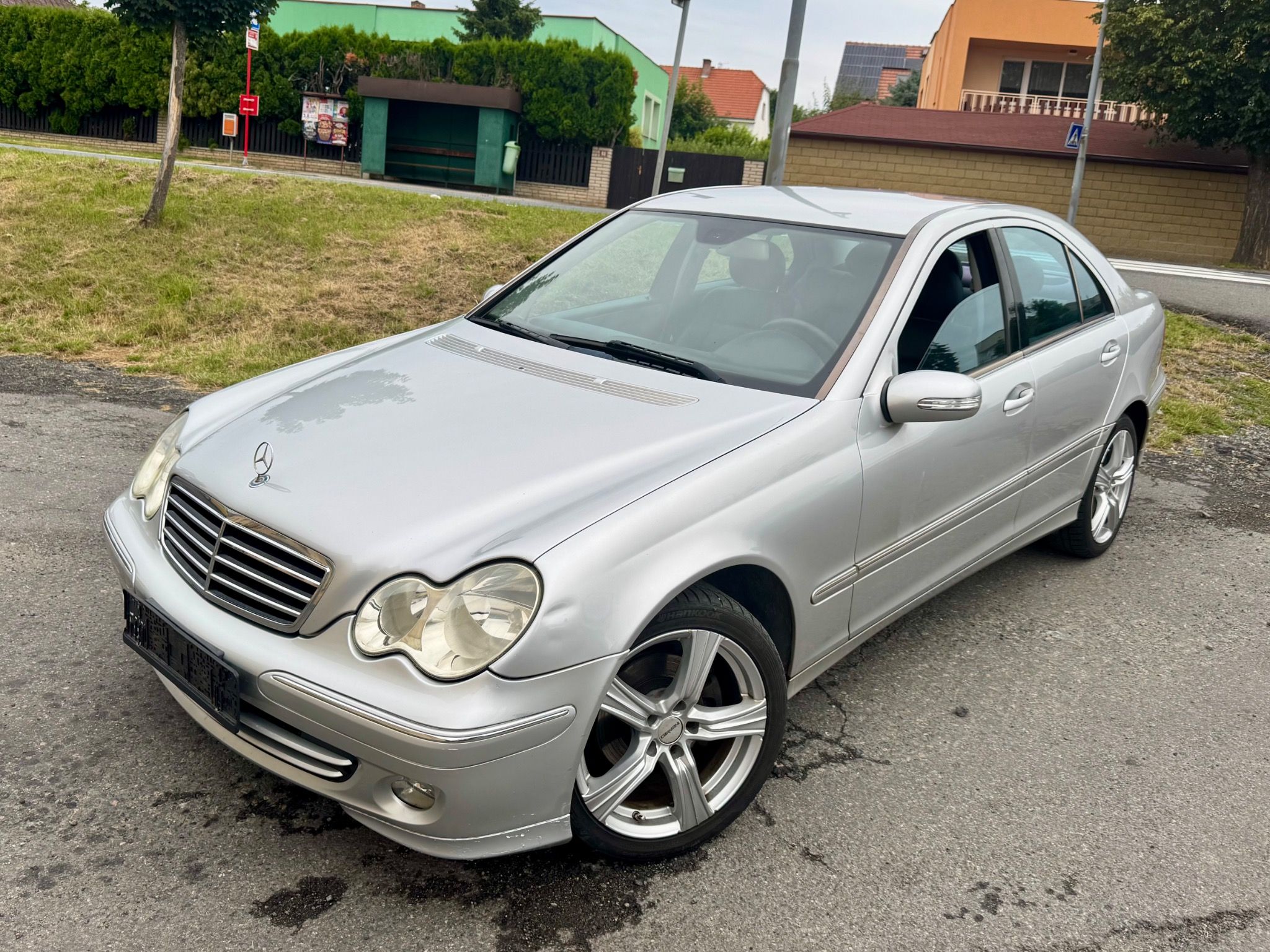 Mercedes-Benz Třídy C, 220CDi Facelift.Avantgarde - fotka 2
