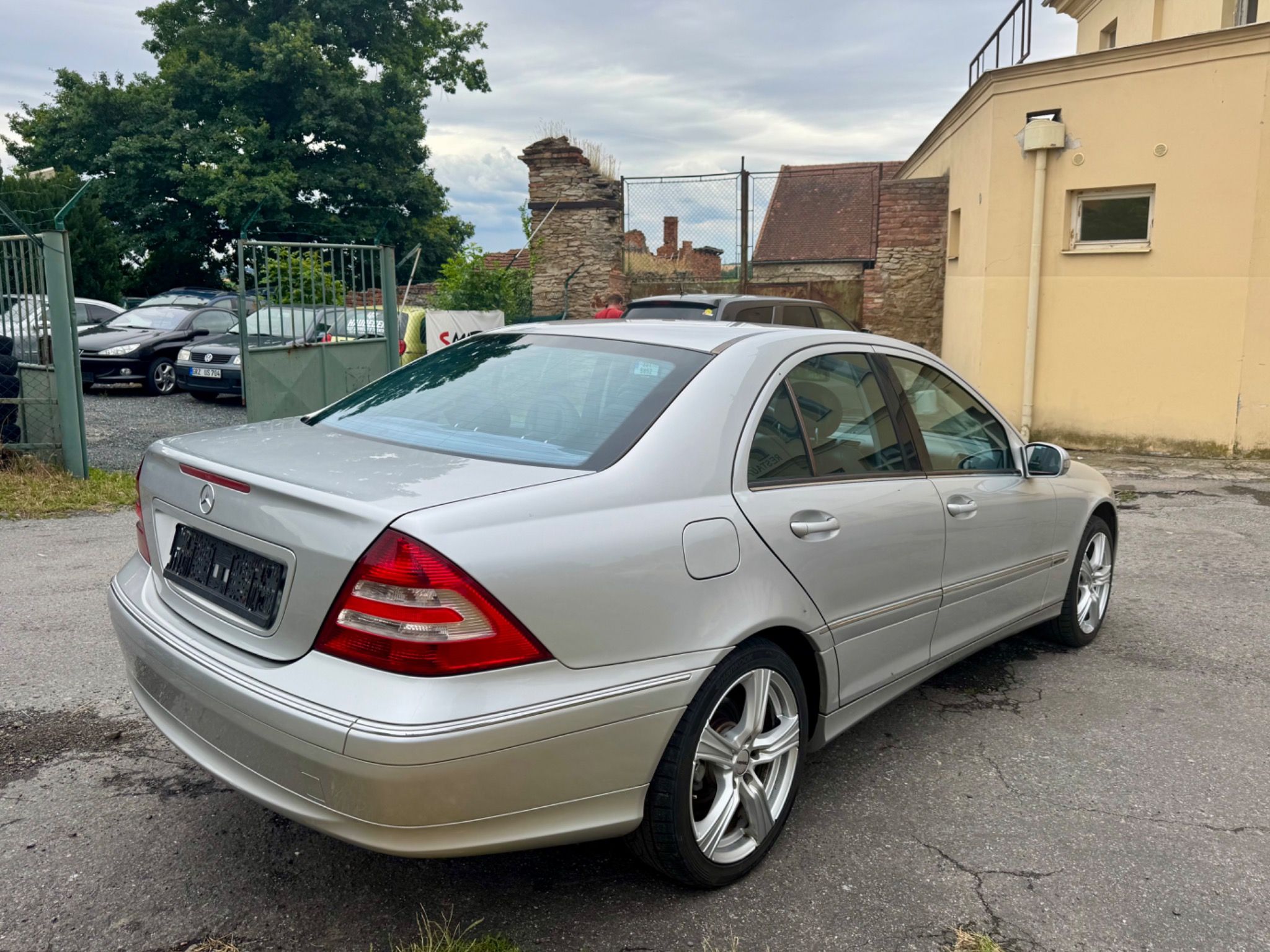 Mercedes-Benz Třídy C, 220CDi Facelift.Avantgarde - fotka 3