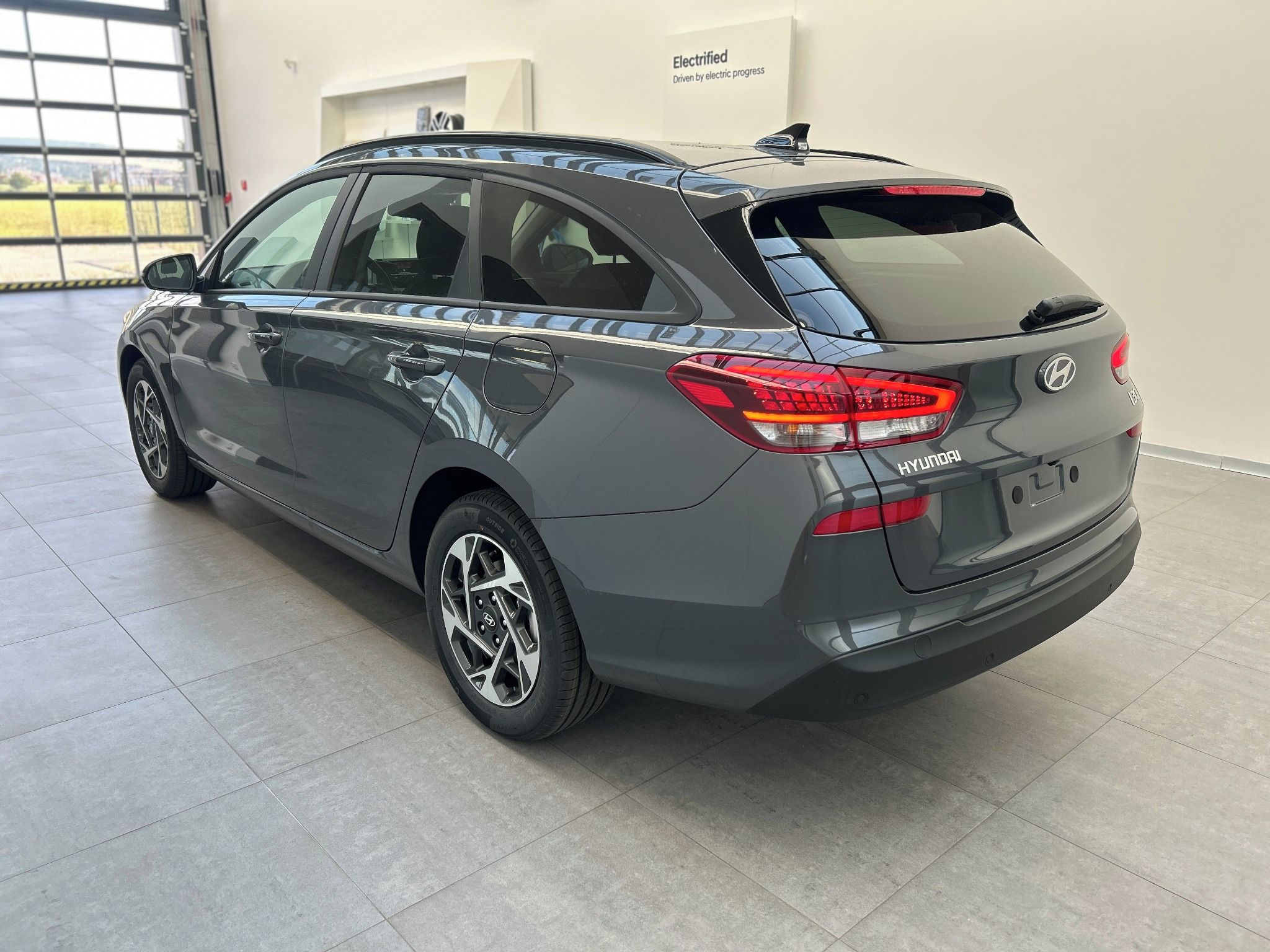 Hyundai i30, WG 1,5 TGDI DCT Family - fotka 4