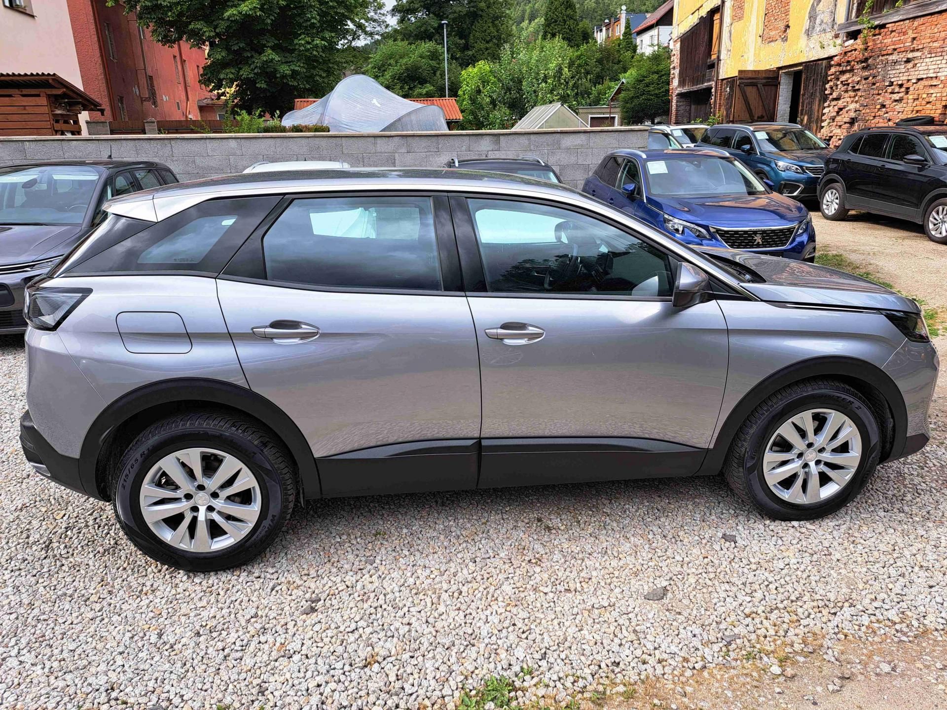 Peugeot 3008, 1,2 PT EAT8 LED 17ALU PDC NAVI - fotka 2