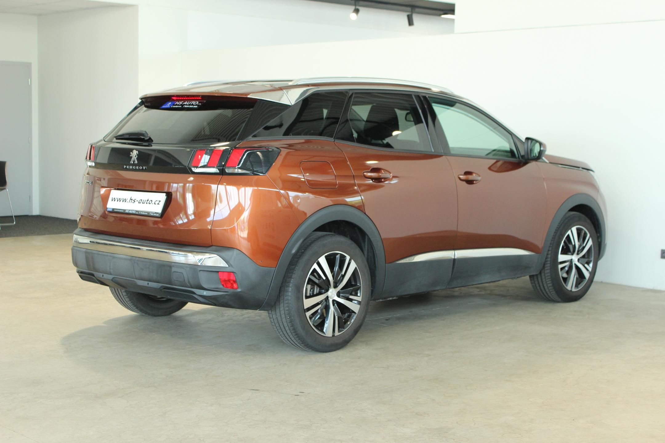 Peugeot 3008, 1.2i,Allure,130HP,ČR,1.maj,nav - fotka 4
