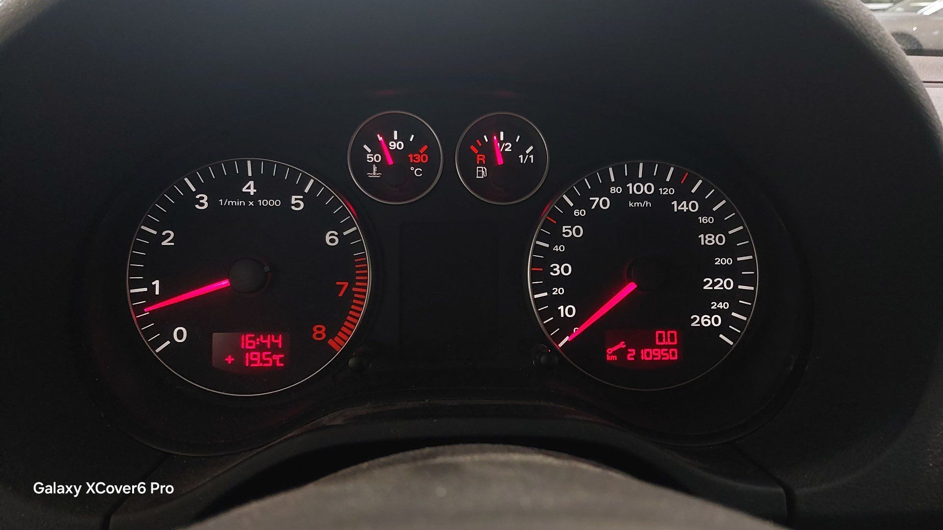 Audi A3, 1.6 Mpi 75 KW 5.dvéř SERVIS VW - fotka 2