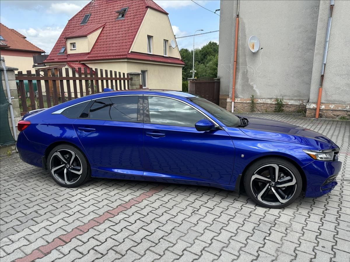 Honda Accord, 1,5 TURBO SPORT AUTOMAT - fotka 2