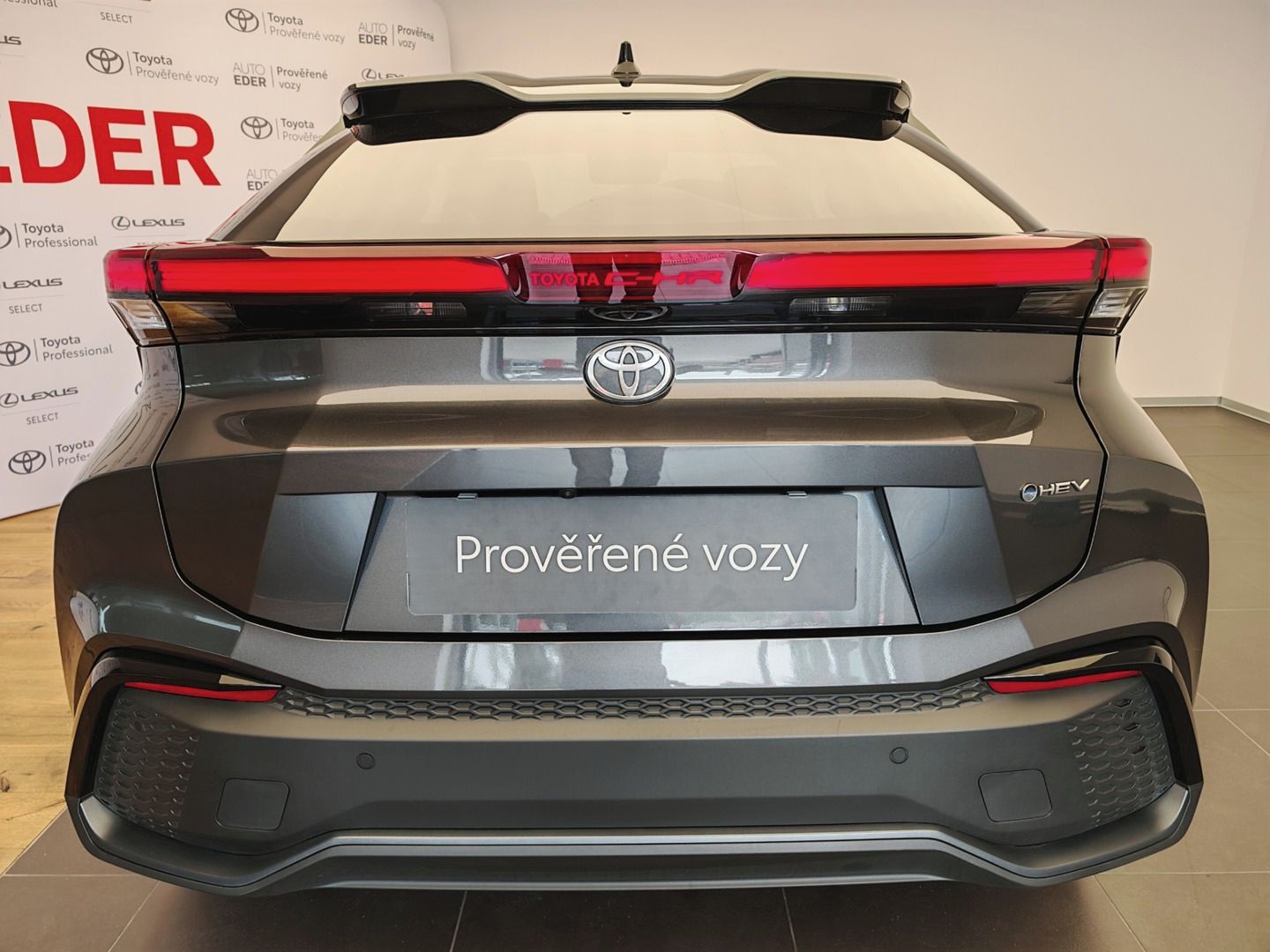 Toyota C-HR, 2.0 Hybrid 4x2 Executive - fotka 5