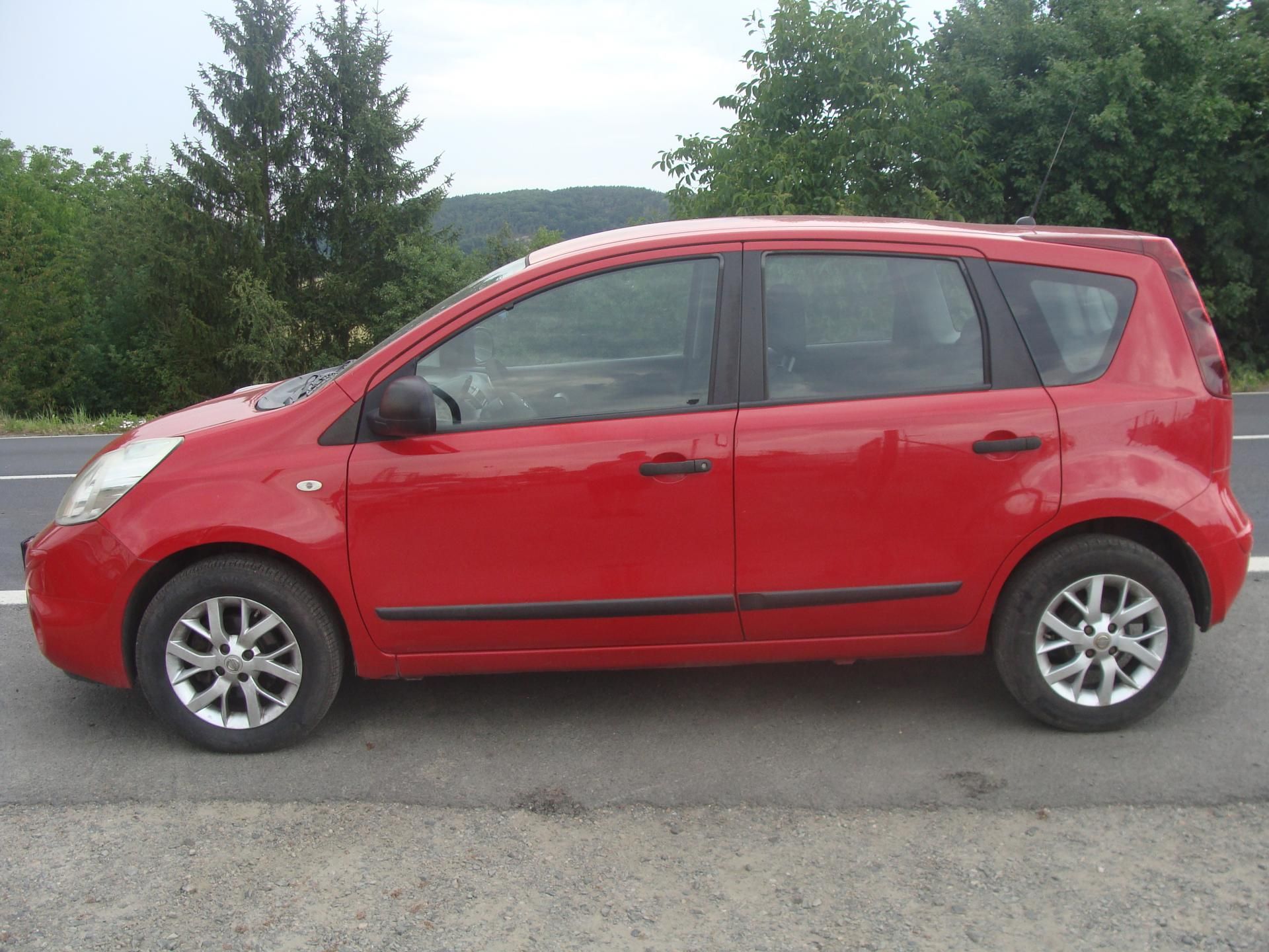 Nissan Note, 1.4i, 147000 km - fotka 2