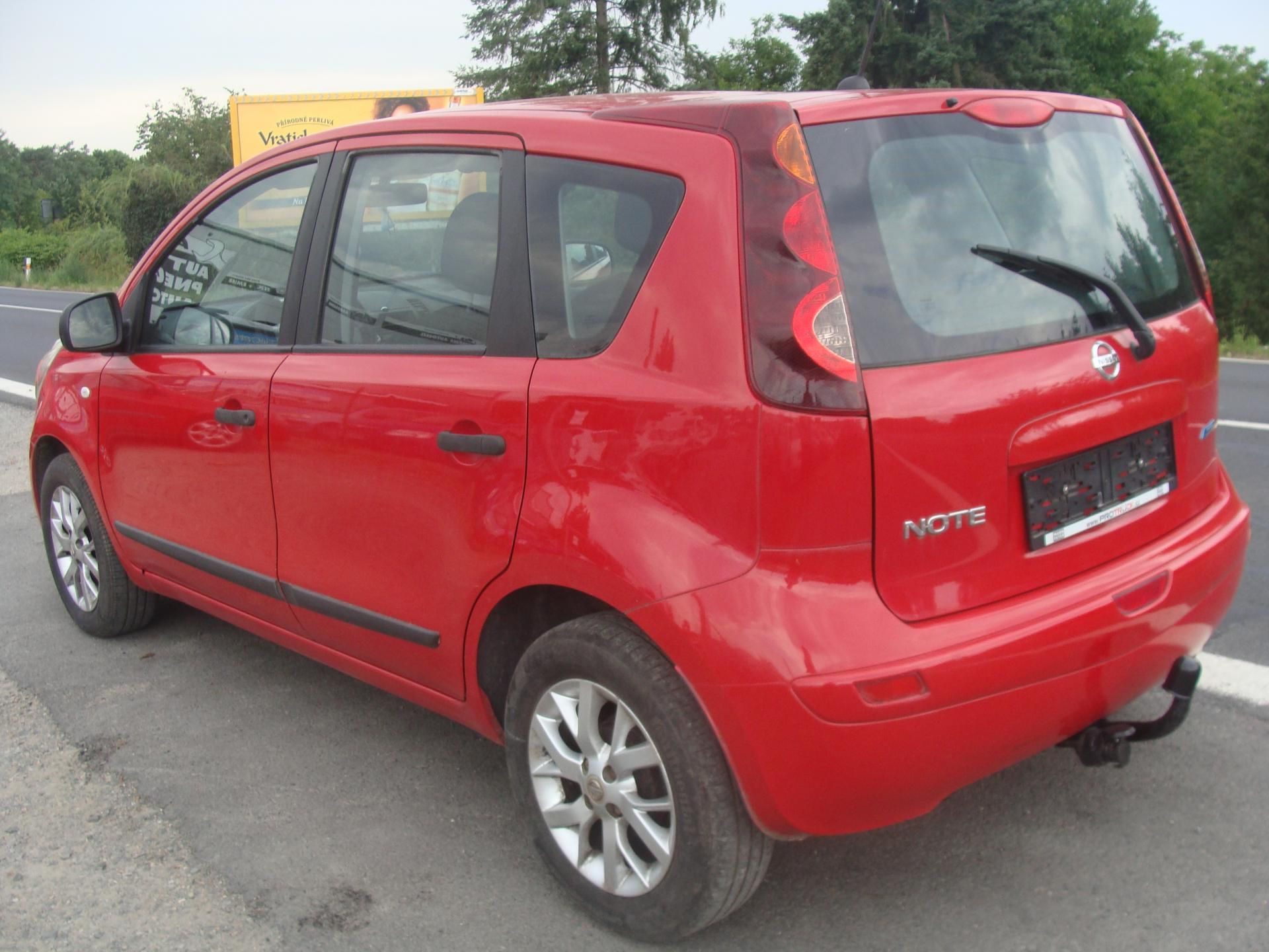 Nissan Note, 1.4i, 147000 km - fotka 3