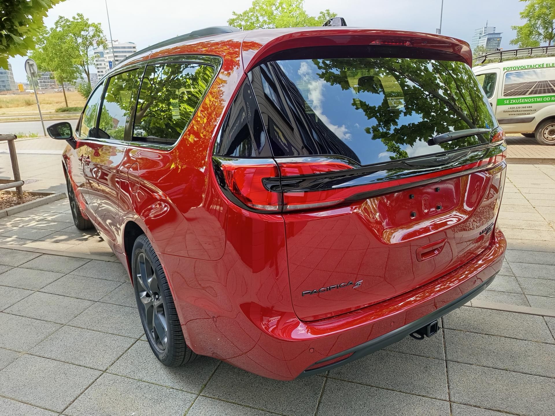 Chrysler Pacifica, 2025 Limited AWD SKLADEM - fotka 4