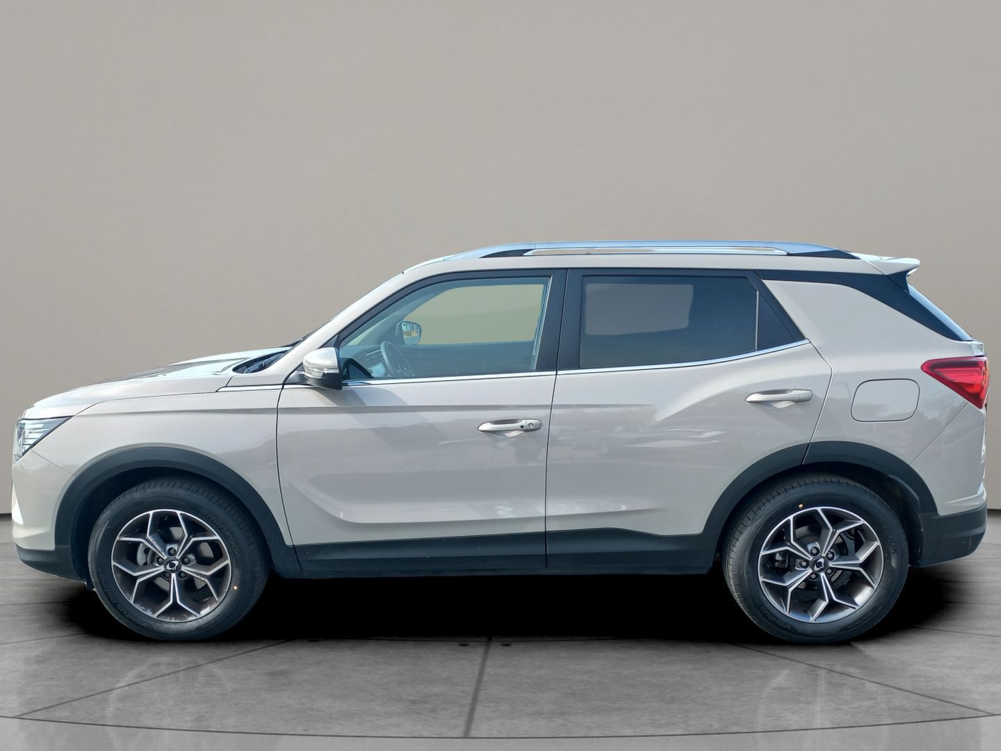 SsangYong Korando, Premium 1,5 GDi  FWD A6 - fotka 3