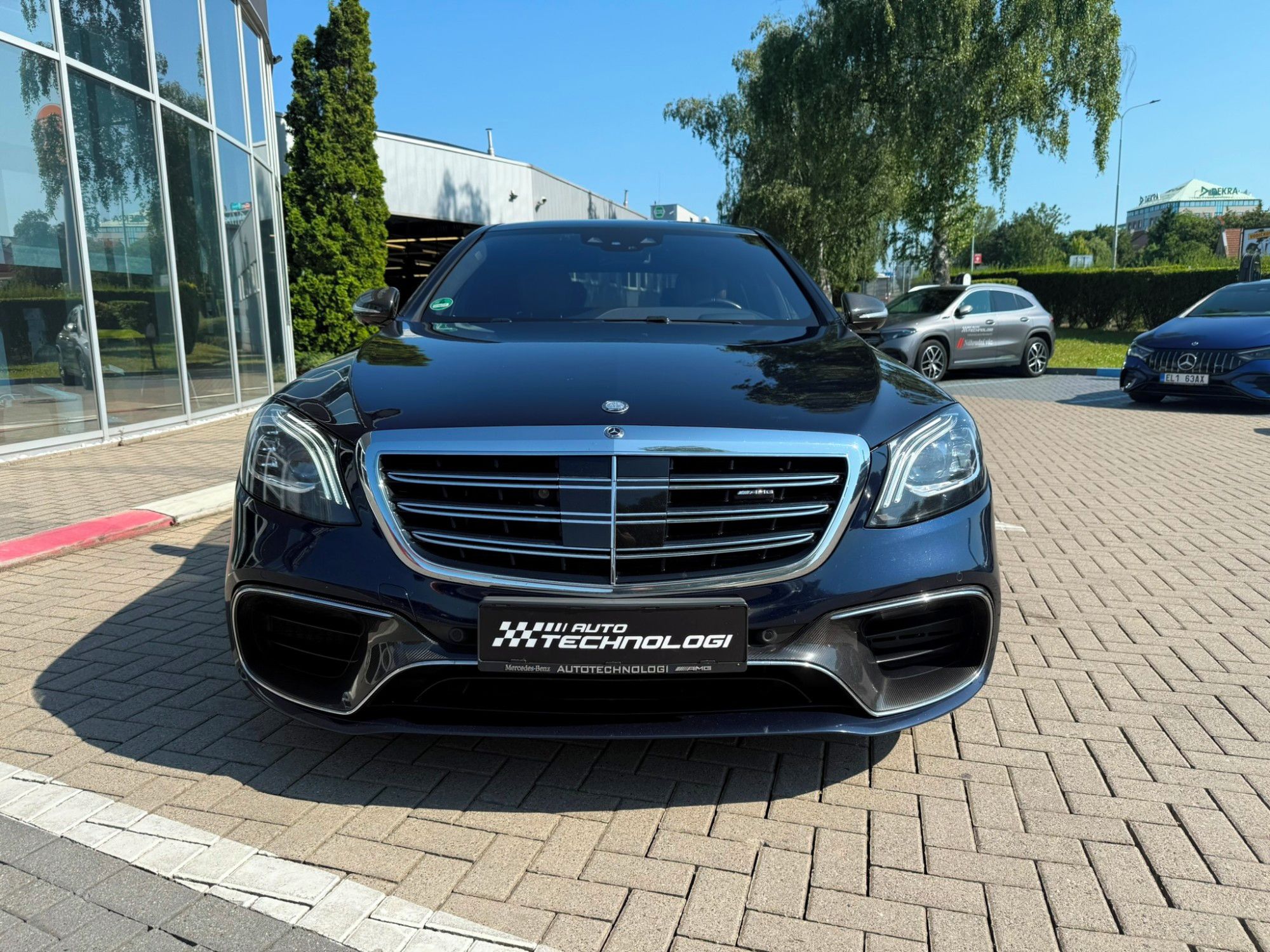 Mercedes-Benz Třídy S, 63 4MATIC+ L - fotka 3