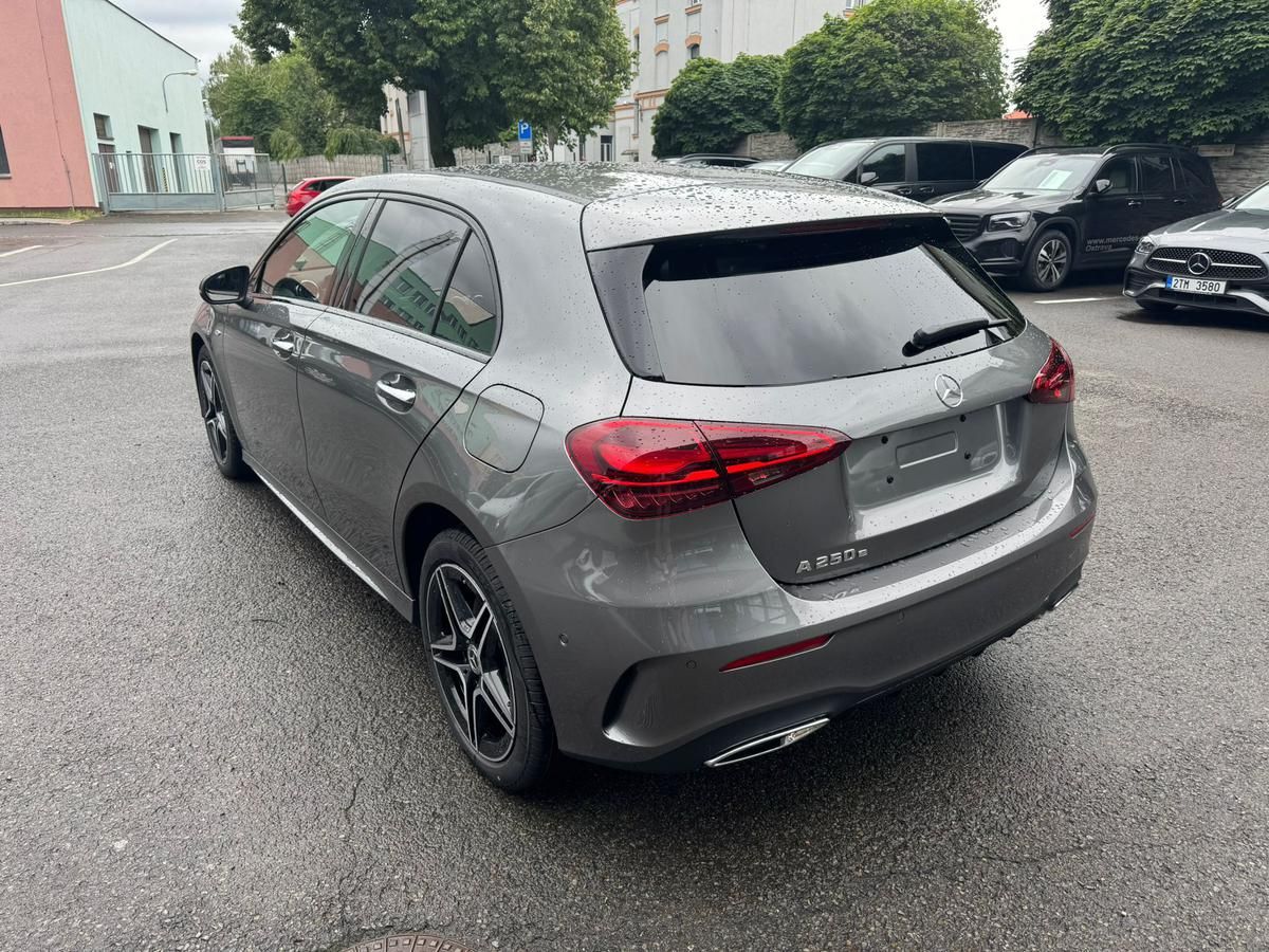 Mercedes-Benz Třídy A, A 250 e AMG Premium paket demo - fotka 5
