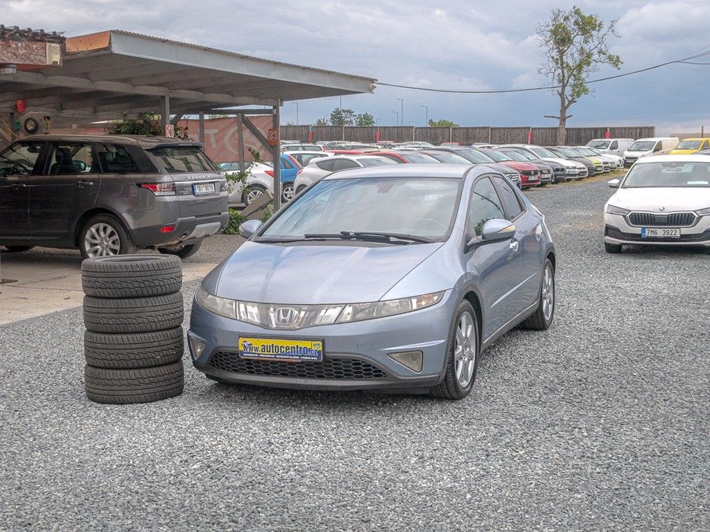 Honda Civic, ČR 2.2D 103KW – 2x PNEU