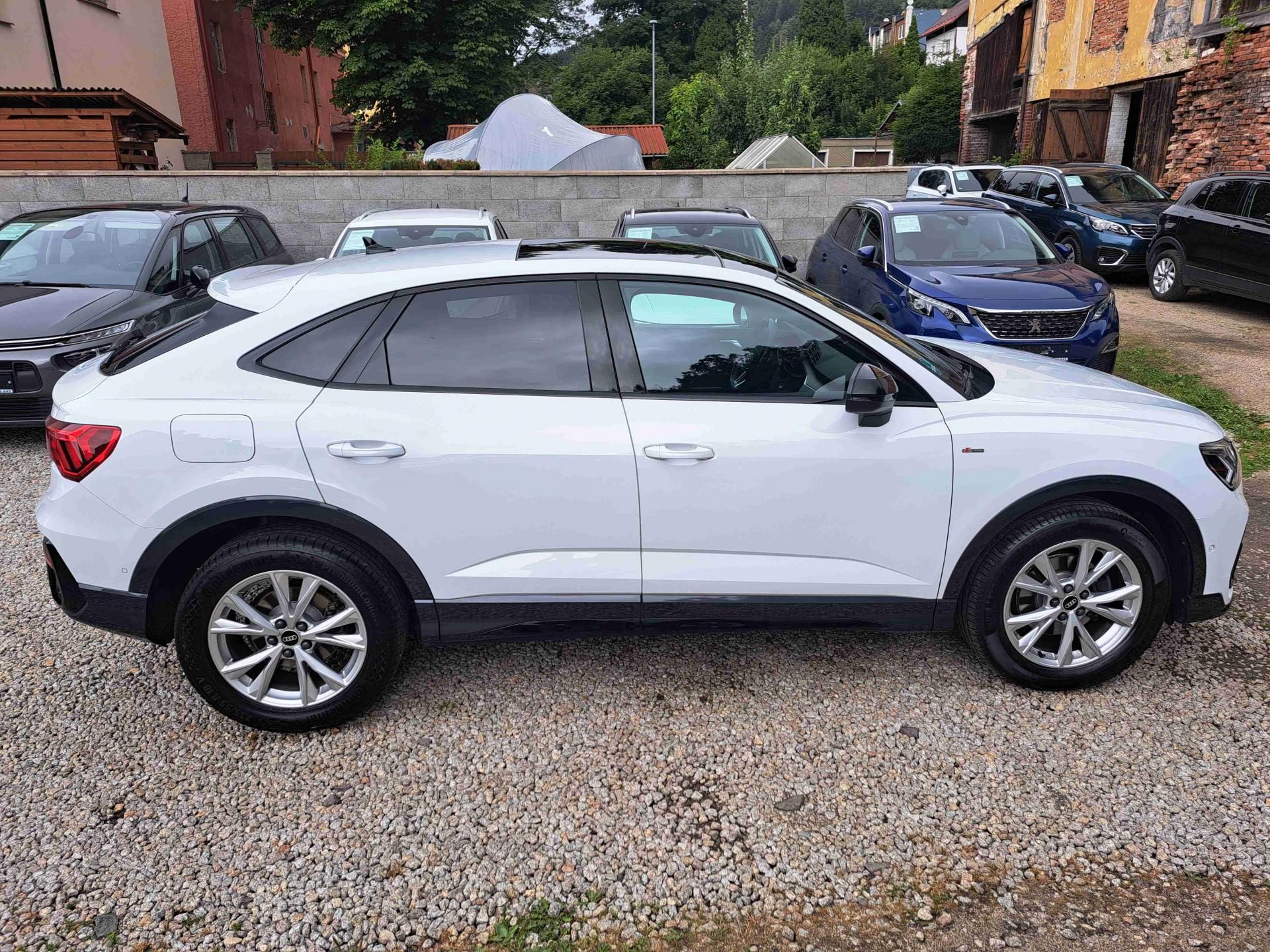 Audi Q3, TSI ACC LED  SPORTBACK  S-LINE - fotka 2