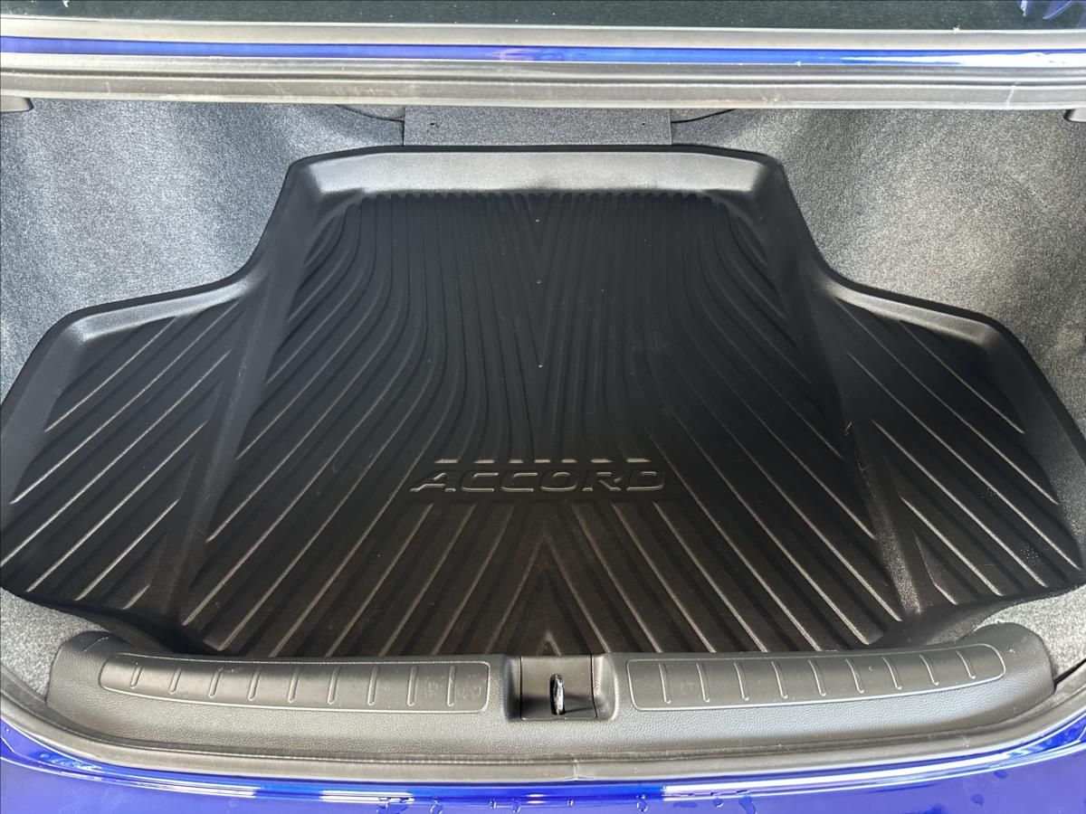 Honda Accord, 1,5 TURBO SPORT AUTOMAT - fotka 5
