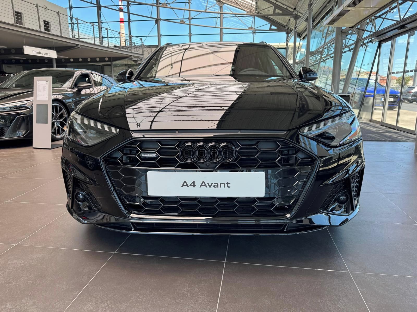 Audi A4, Avant S line 40 TDI 150 kW - fotka 2