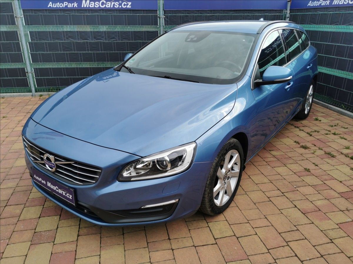 Volvo V60, 2.0 D4 Momentum - fotka 4