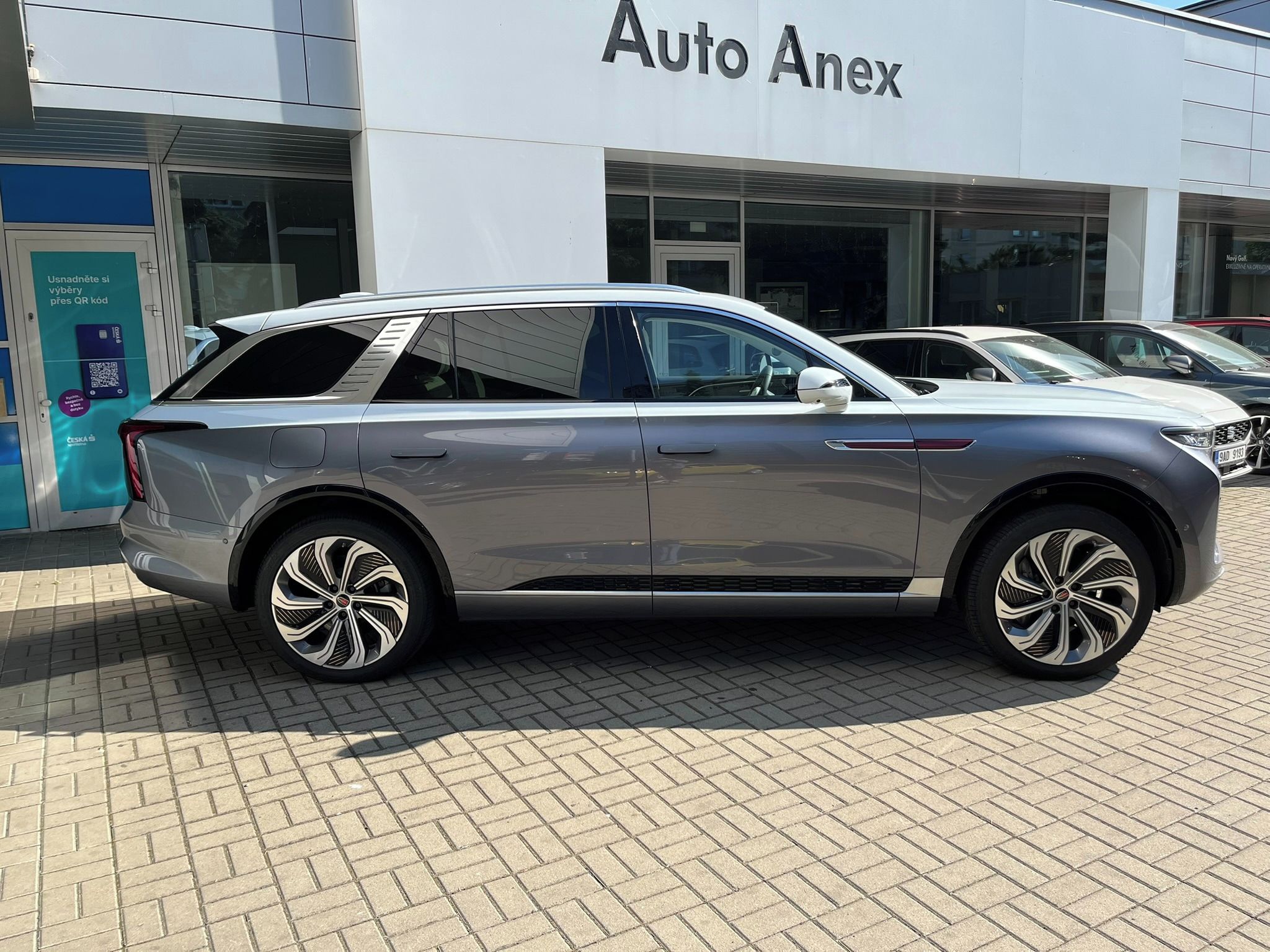 Hongqi E-HS9, Long Range 120 kW - fotka 5
