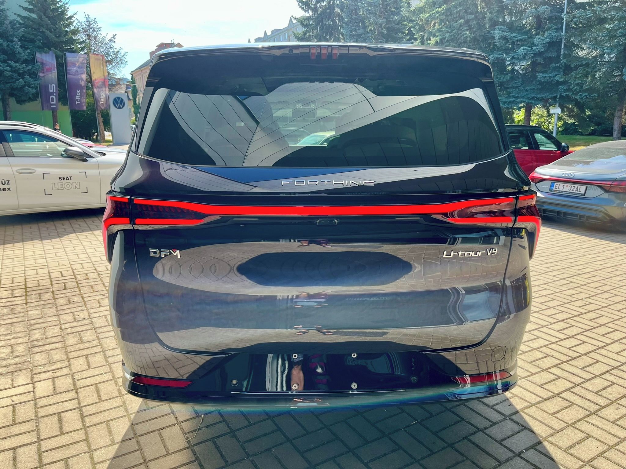 Dongfeng U-Tour, V9 HEV Luxusní MPV - fotka 6