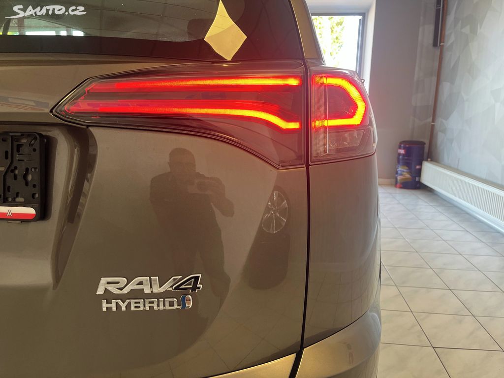Toyota Rav4, fotka 10