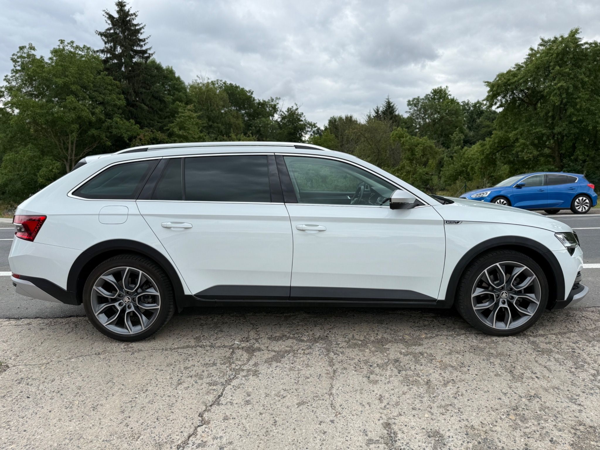 Škoda Superb, Scout 2.0TDI FL 140kw DSG 4x4 - fotka 2