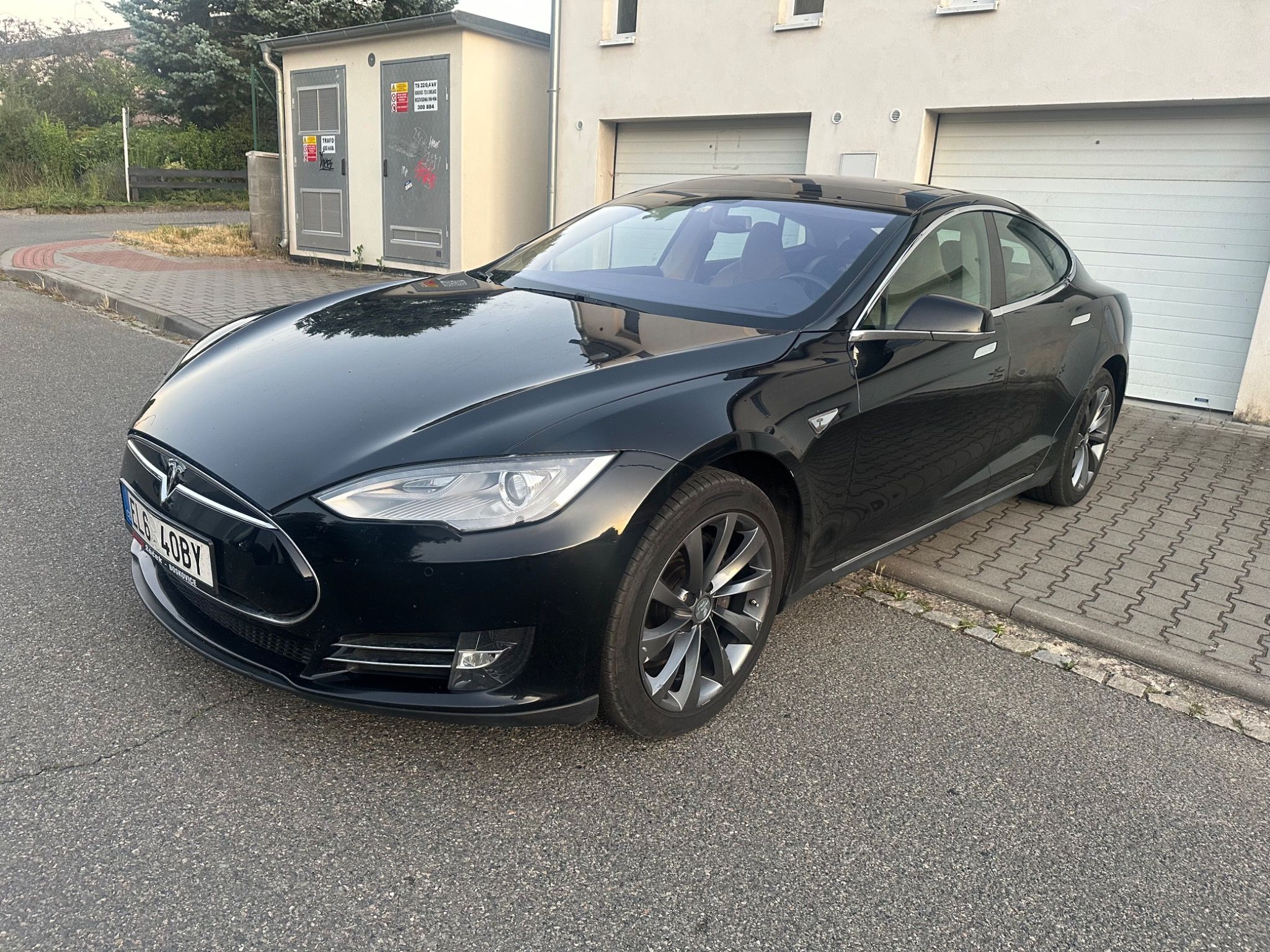 Tesla Model S, P85 nabijeni zdarma, SoH 89,9%