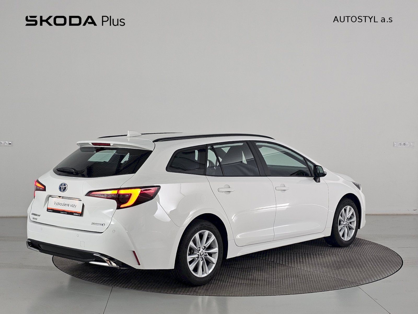 Toyota Corolla, 1.8HEV 140k TS COMFORT TECH - fotka 2