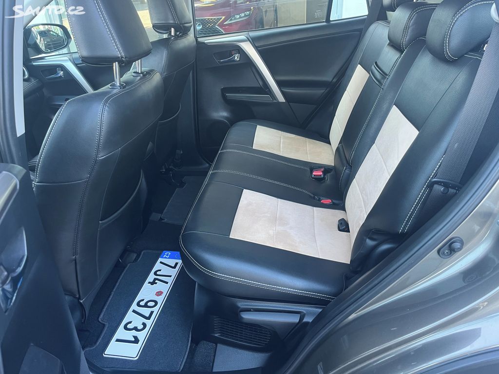 Toyota Rav4, fotka 14