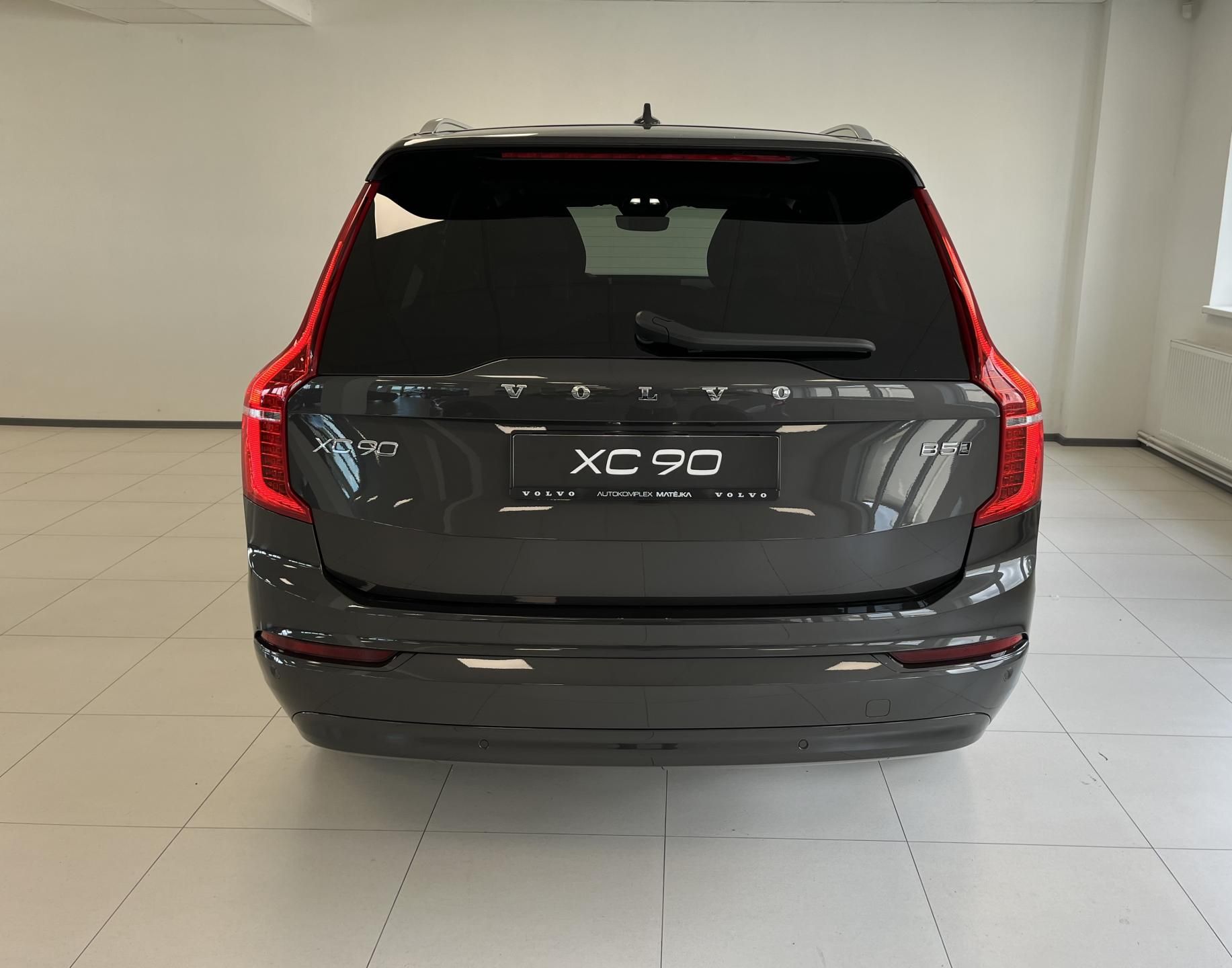 Volvo XC90, B5 AWD CORE - fotka 4