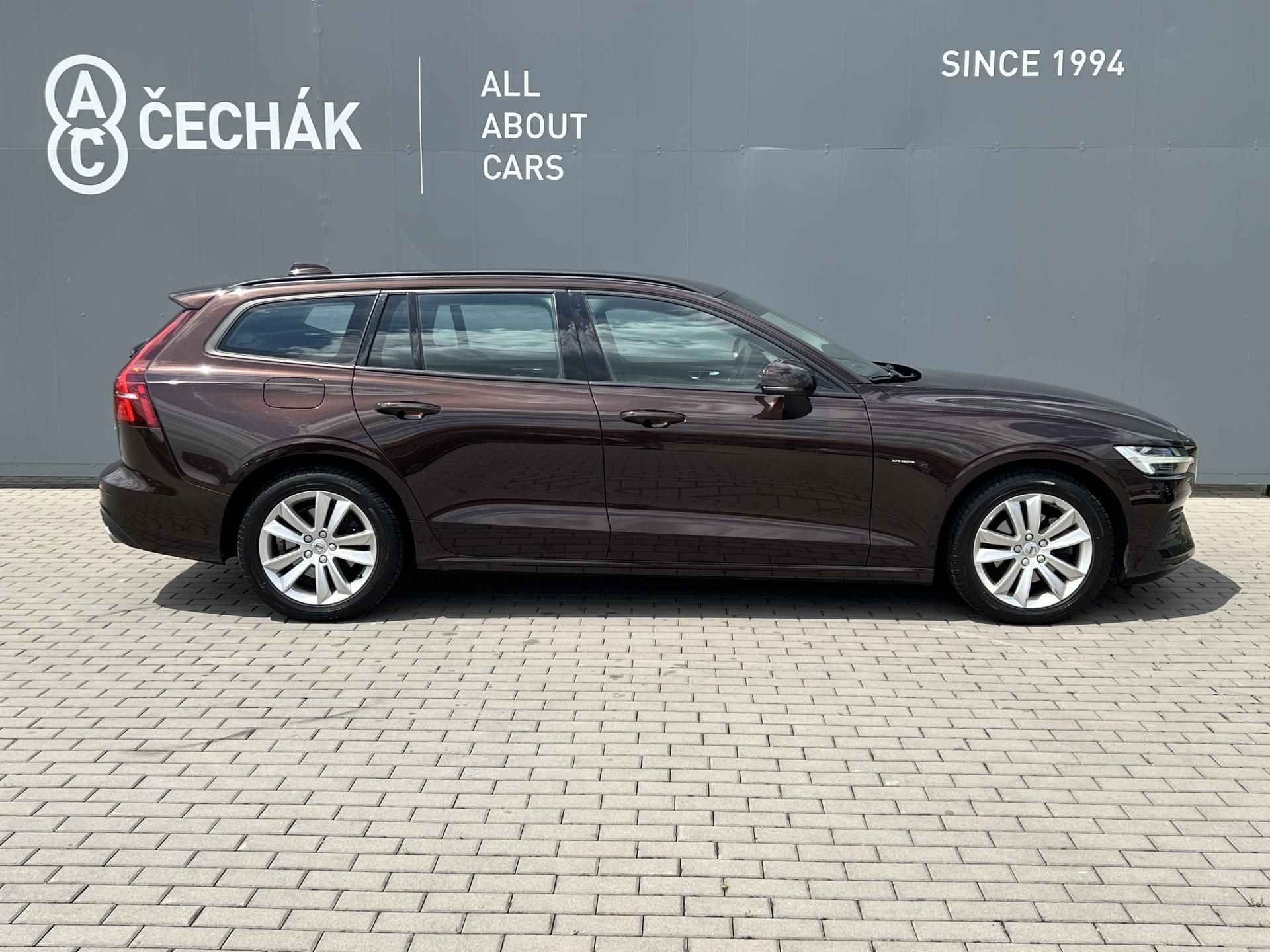 Volvo V60, 2.0d*110kw*d3*Automat - fotka 4