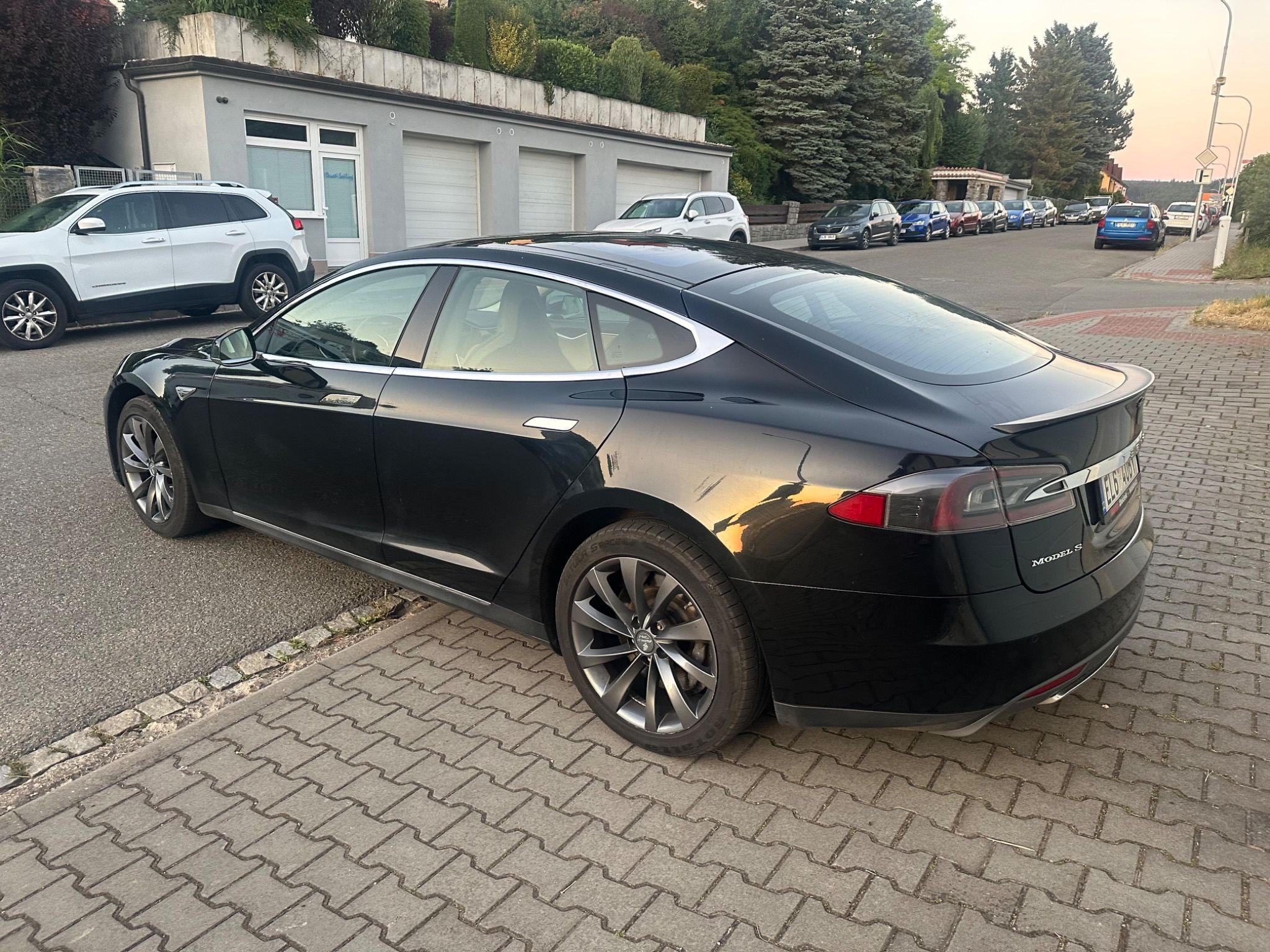 Tesla Model S, P85 nabijeni zdarma, SoH 89,9% - fotka 3
