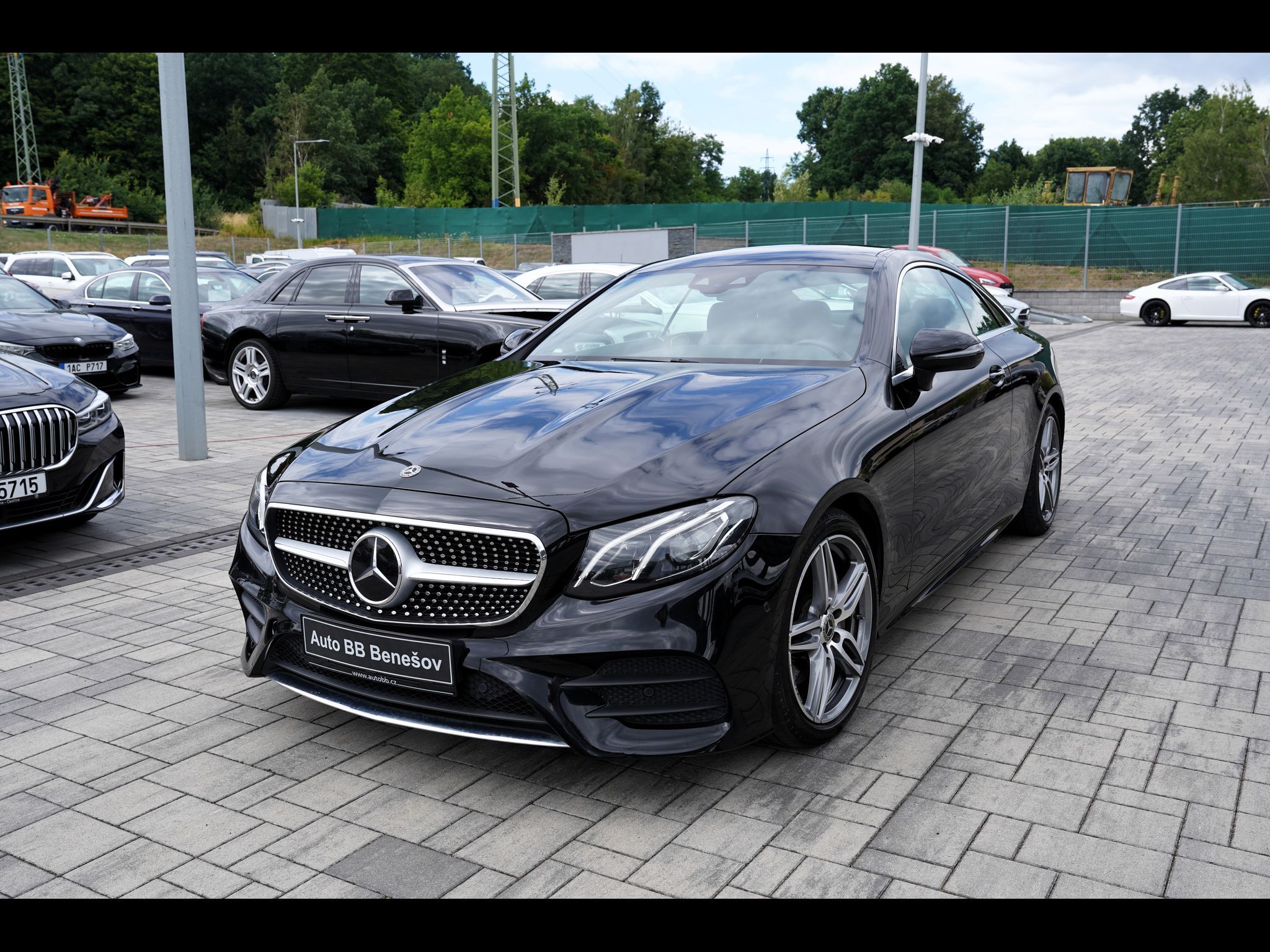 Mercedes-Benz Třídy E, E 300d AMG Avantgarde/245 PS - fotka 2