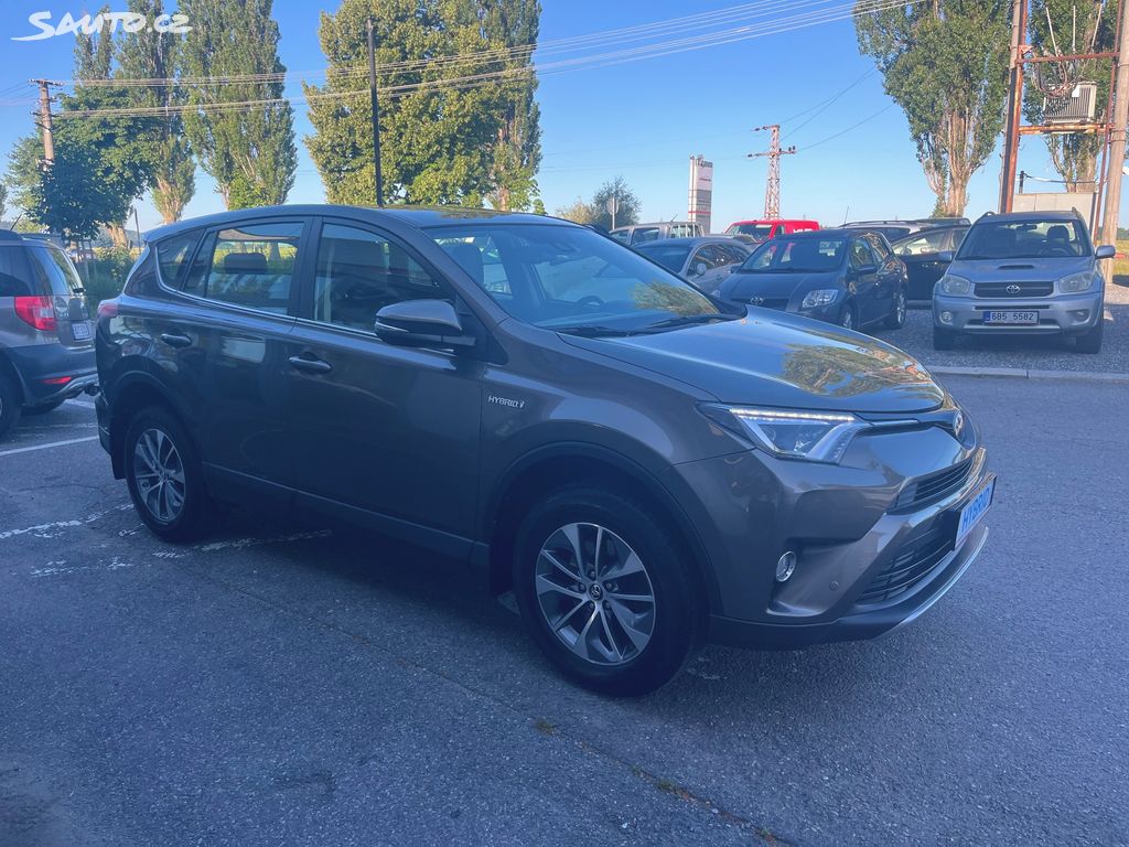 Toyota Rav4, fotka 6