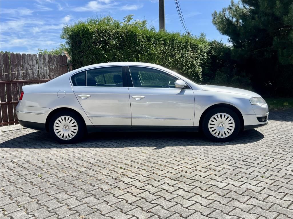 Volkswagen Passat, 2,0 FSI  COMFORTLINE - fotka 6
