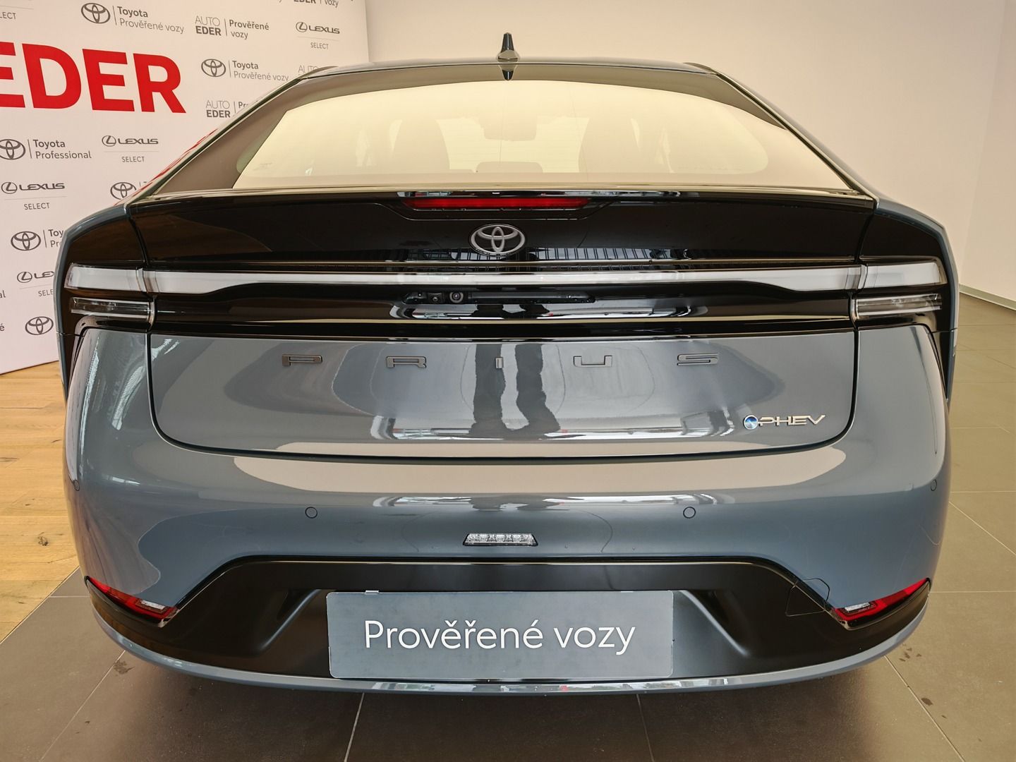 Toyota Prius, 2,0 Prestige  Plug-in Hybrid - fotka 5