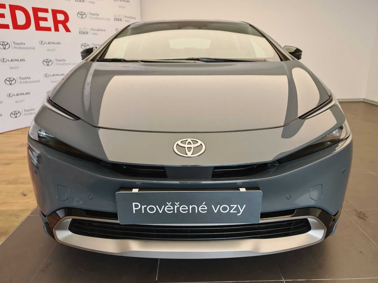 Toyota Prius, 2,0 Prestige  Plug-in Hybrid - fotka 2