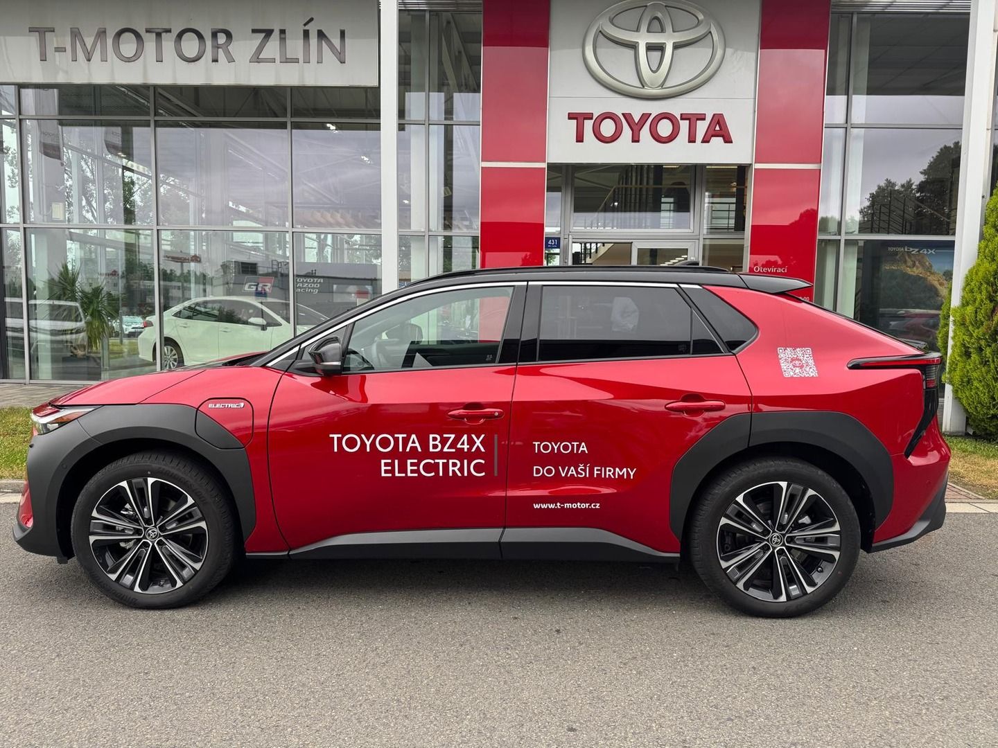 Toyota bZ4X, 71.4kWh 4x4 Executive - fotka 5