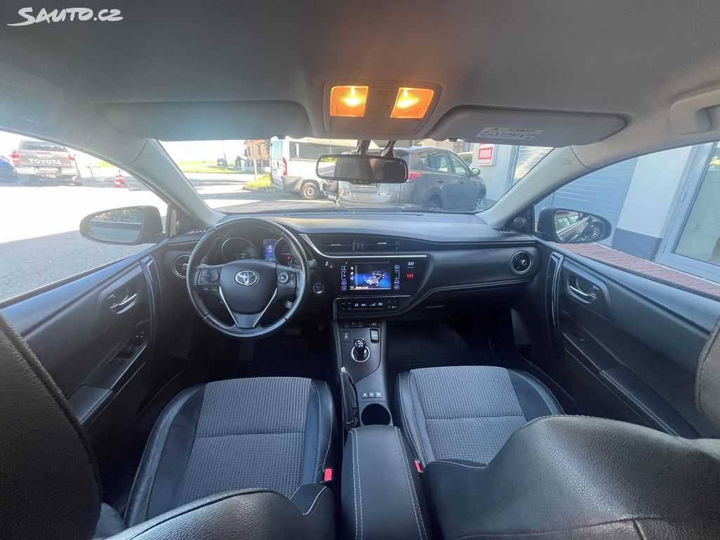 Toyota Auris, fotka 13