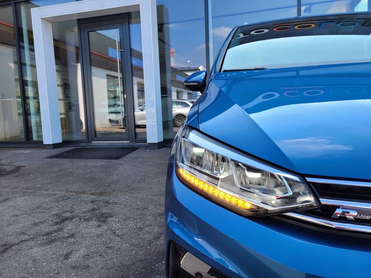 Volkswagen Touran, 2.0 TDI R-line - fotka 6