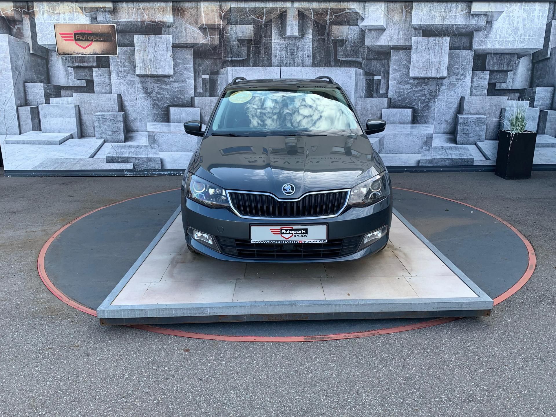 Škoda Fabia, 1.2TSi, 66KW, TEMPOMAT - fotka 2