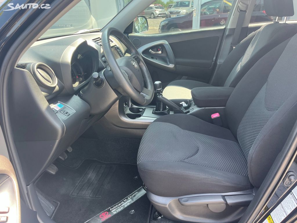 Toyota Rav4, fotka 17