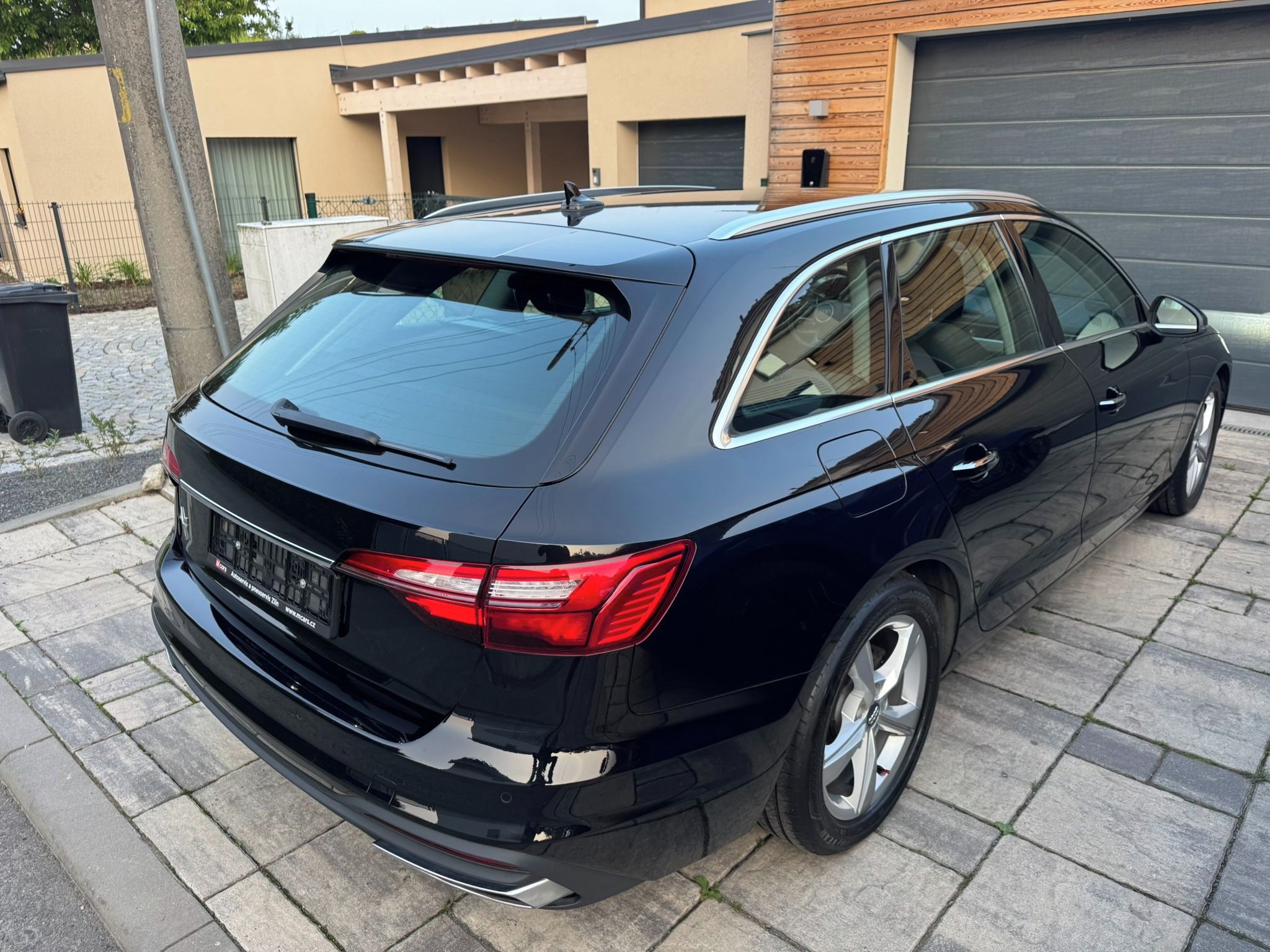 Audi A4, ACC,LANE,MASÁŽ,nový motor+přev - fotka 4