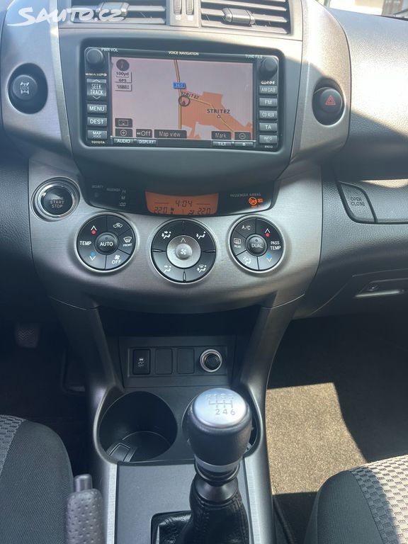 Toyota Rav4, fotka 13