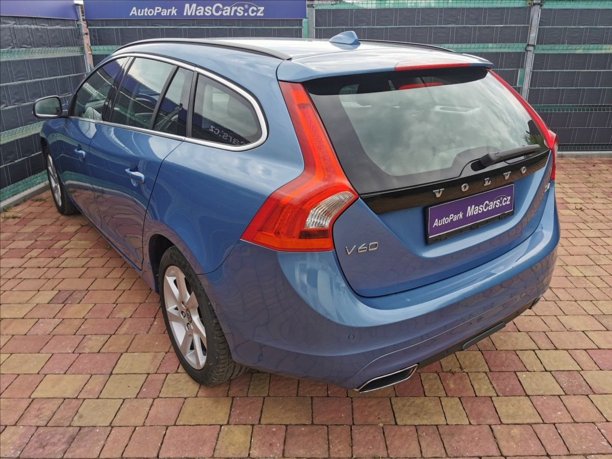Volvo V60, 2.0 D4 Momentum - fotka 6